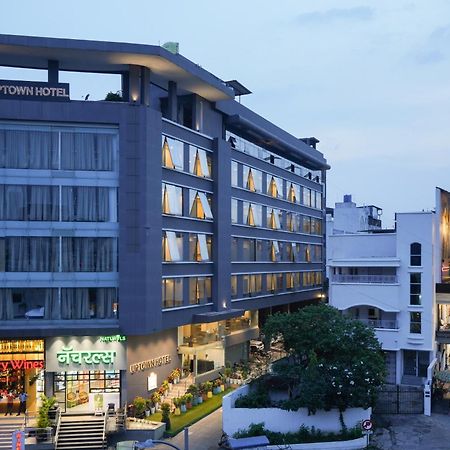 Uptown Hotel Nagpur Esterno foto