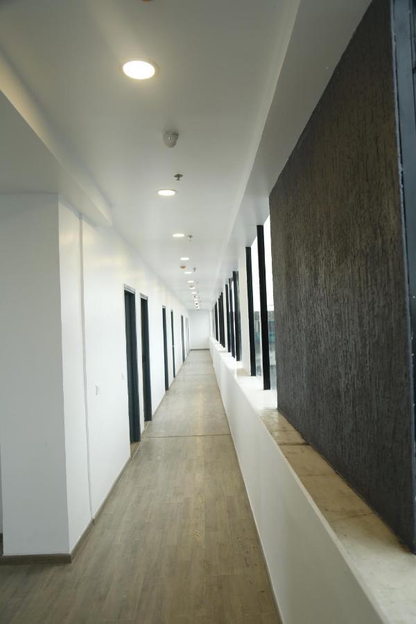 Uptown Hotel Nagpur Esterno foto