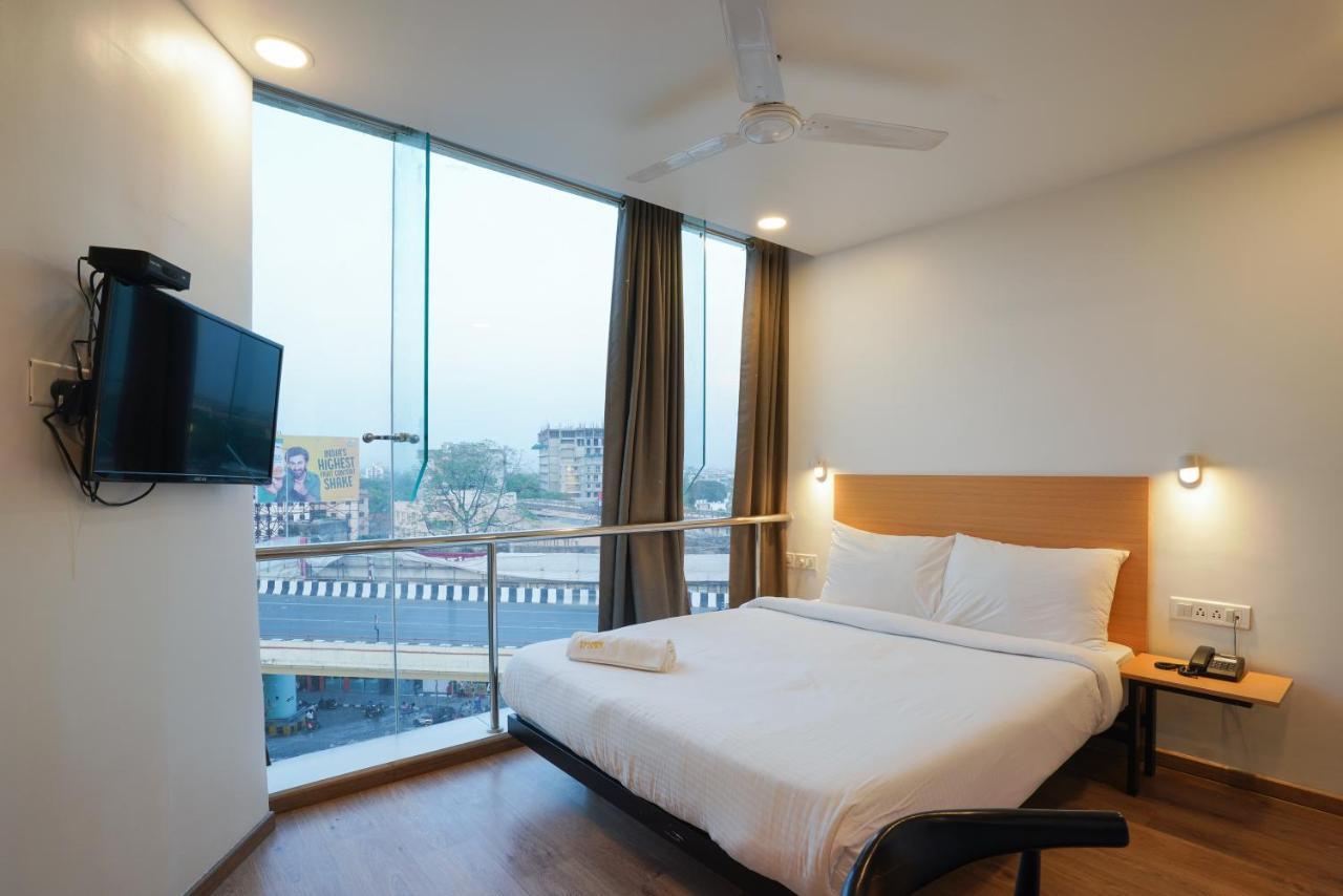 Uptown Hotel Nagpur Esterno foto