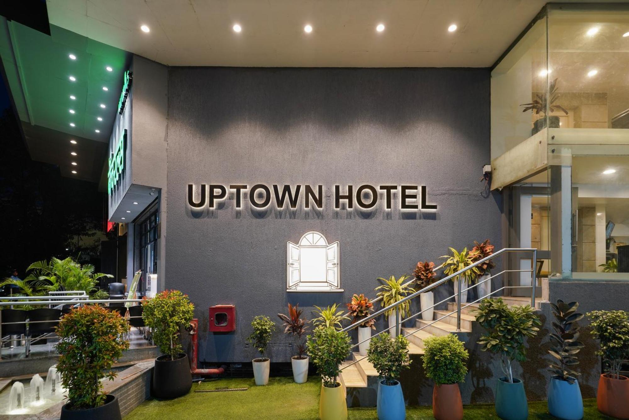 Uptown Hotel Nagpur Esterno foto